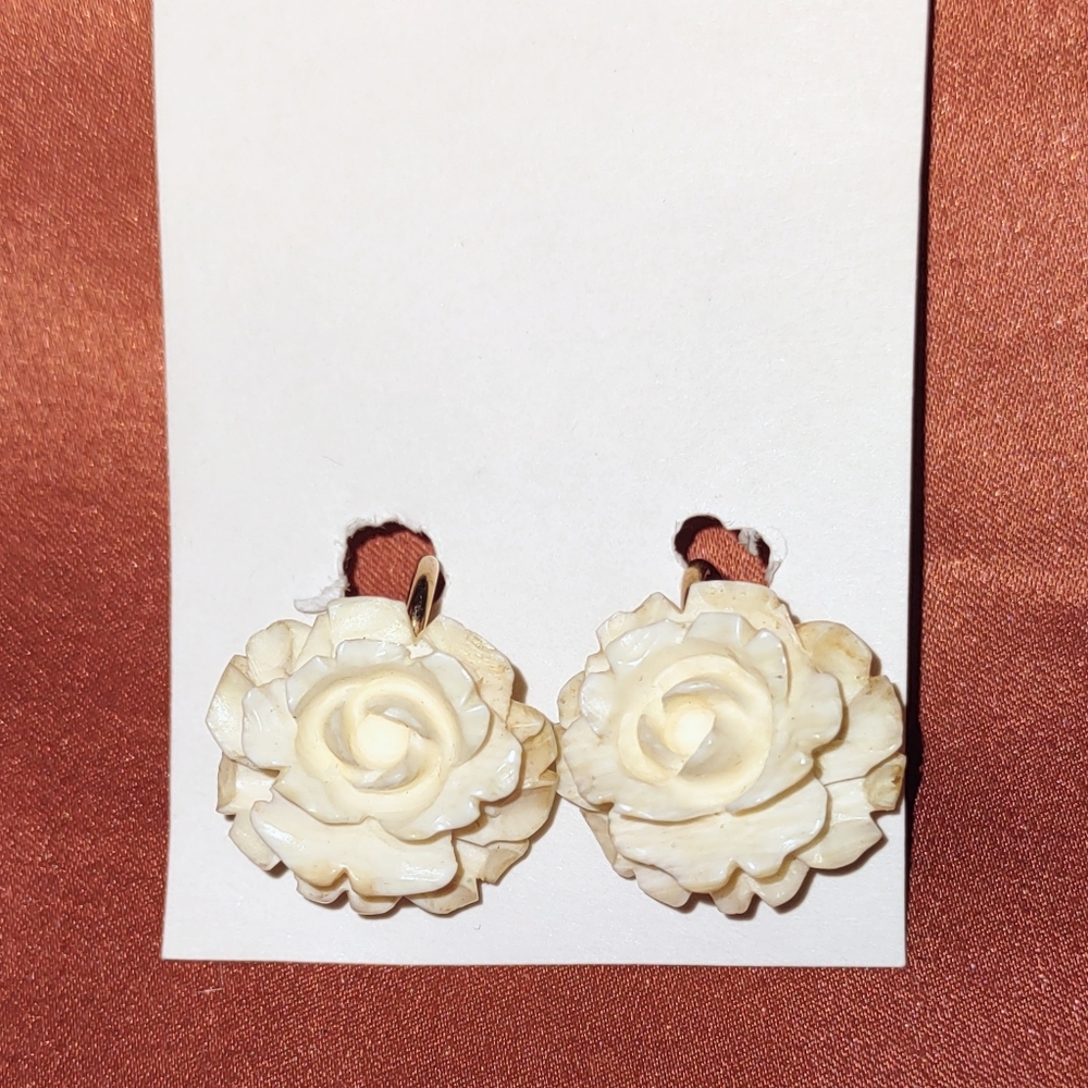 Vintage Signed Ivory Rose Screw-ons